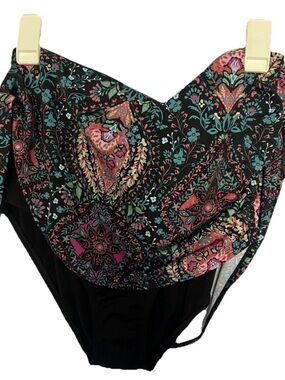 NWT Torrid Wrap Skirted Full Coverage Swim Bottom Kaleidoscope Black Sz 0 Beach